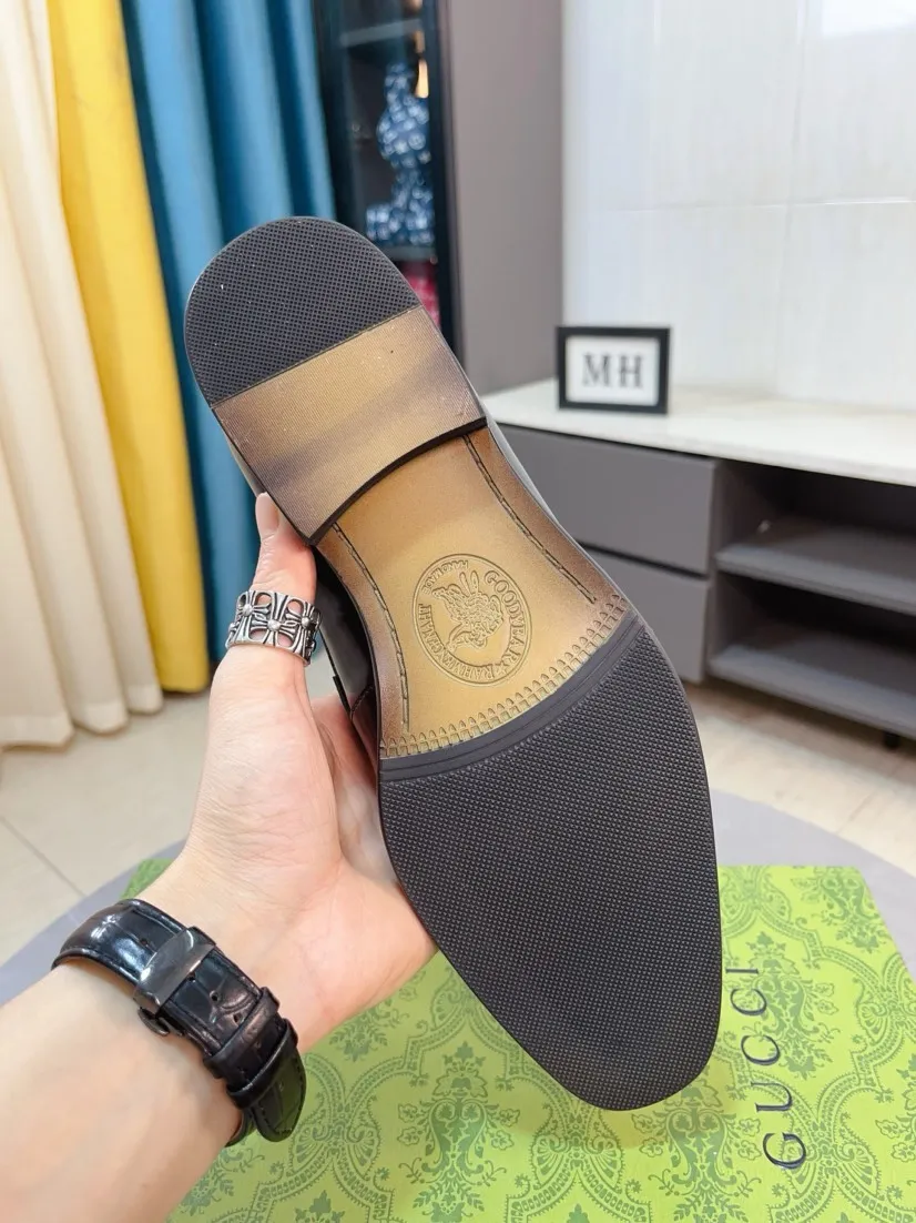 Men's shoes 💰500🌹🌹[GUCCI Gucci] A new style of formal men's leather shoes is coming ~ The original quality upper is made of Italian cowhide➕The leather is soft and delicate, comfortable and soft. The top layer of genuine leather, rubber wear-resistant outsole, the shoe shape is dignified and domineering, and the luxury charm is not concealed! The natural and free nouveau riche leads the trend. Code number: 38-44